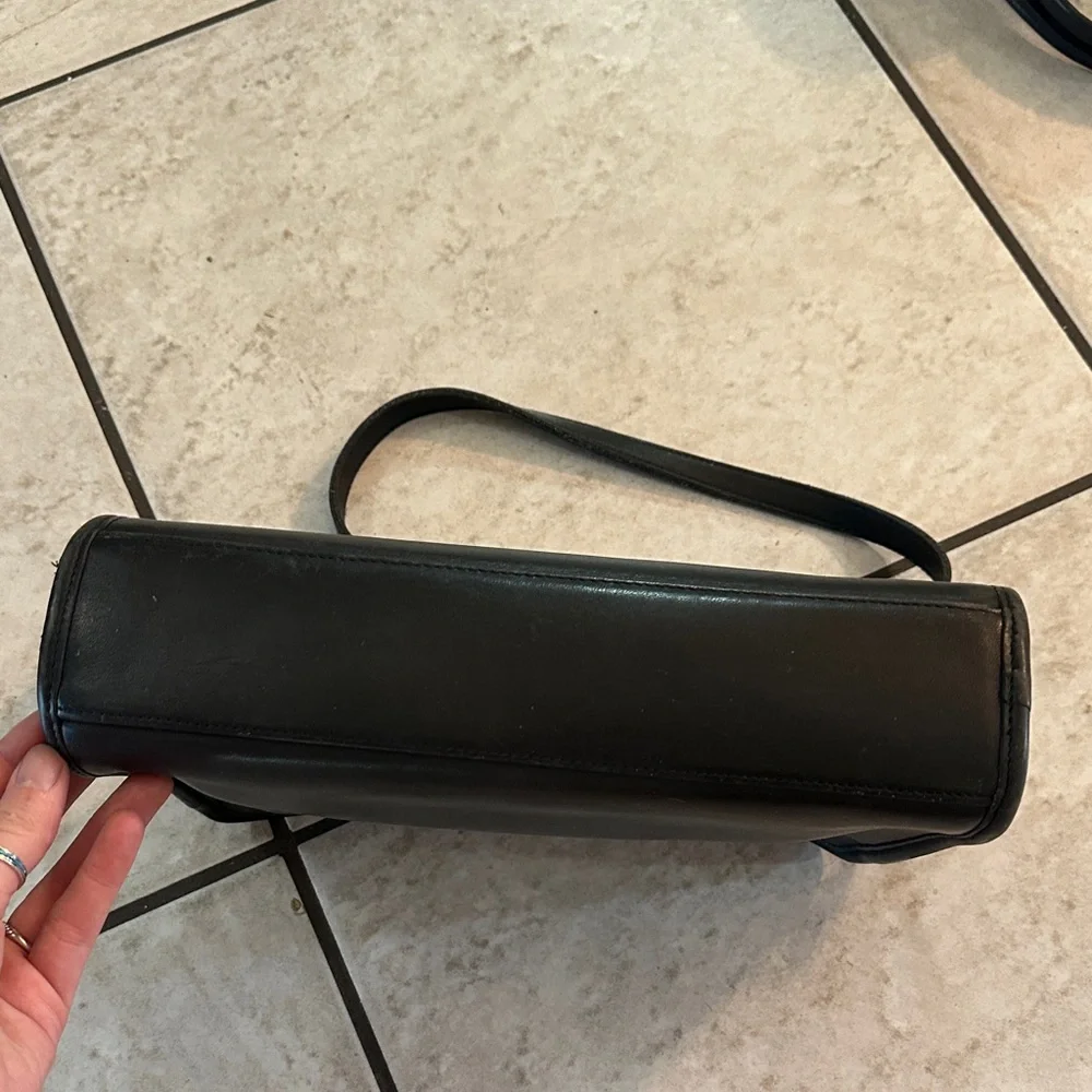 Coach Sutton Black Leather Crossbody Bag 9814 - Picture 2 of 12